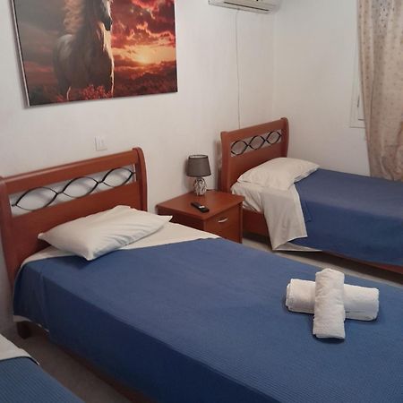"Petrina" Sevasti Symi Studios Dış mekan fotoğraf